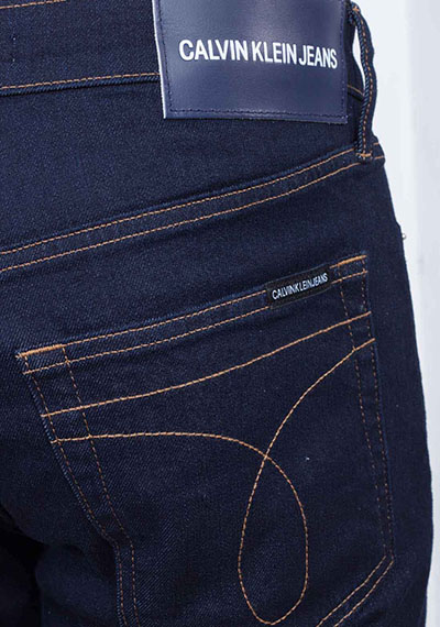 Карманы на джинсах Calvin Klein